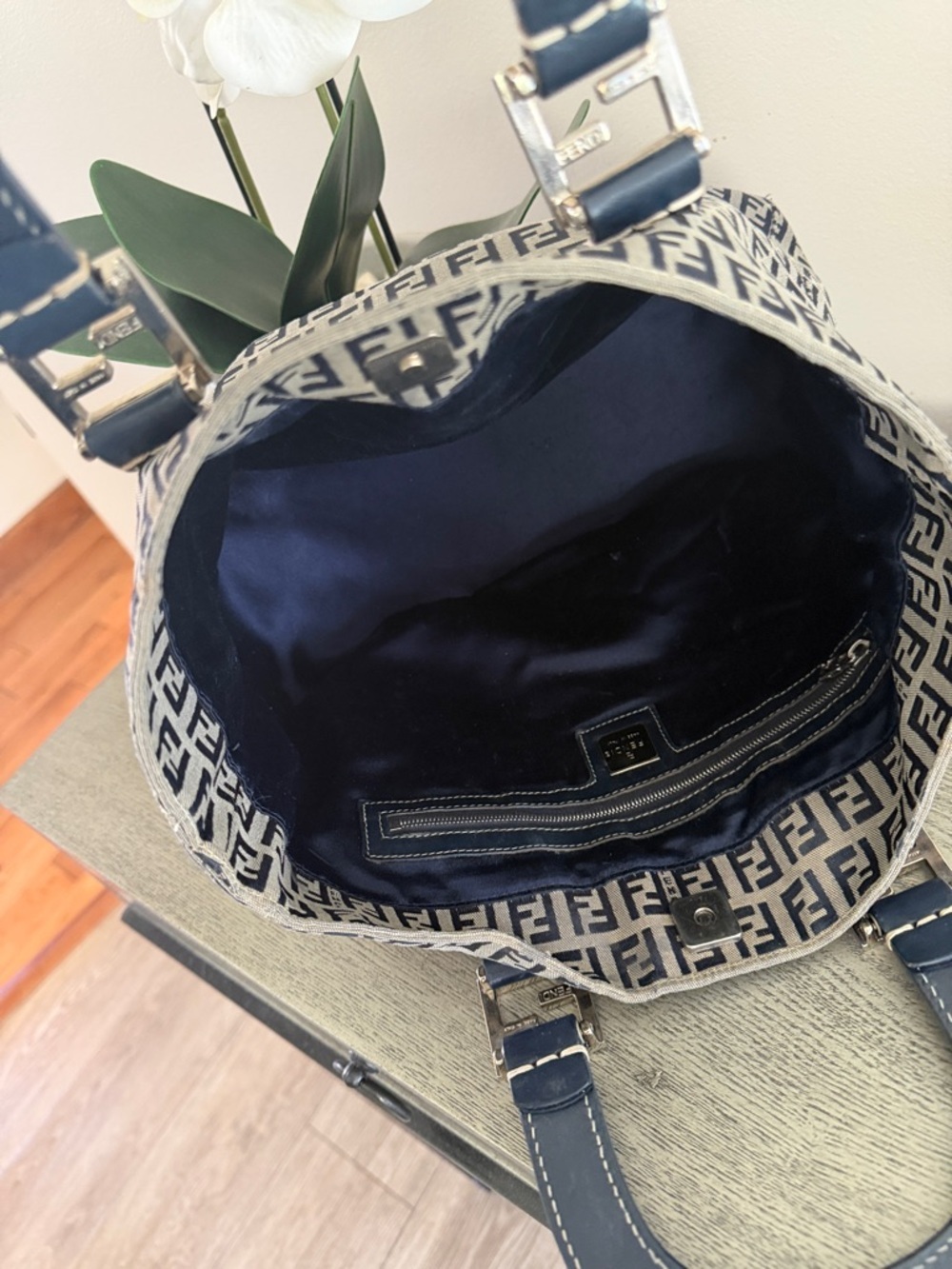 Fendi Zucca Logo Tote in Navy and Beige Canvas - Picture 9 of 11
